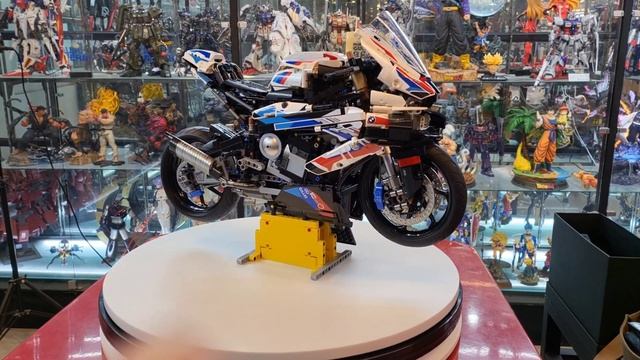 LEGO TECHNIC 42130 BMW M1000RR Painted Work REVIEW!