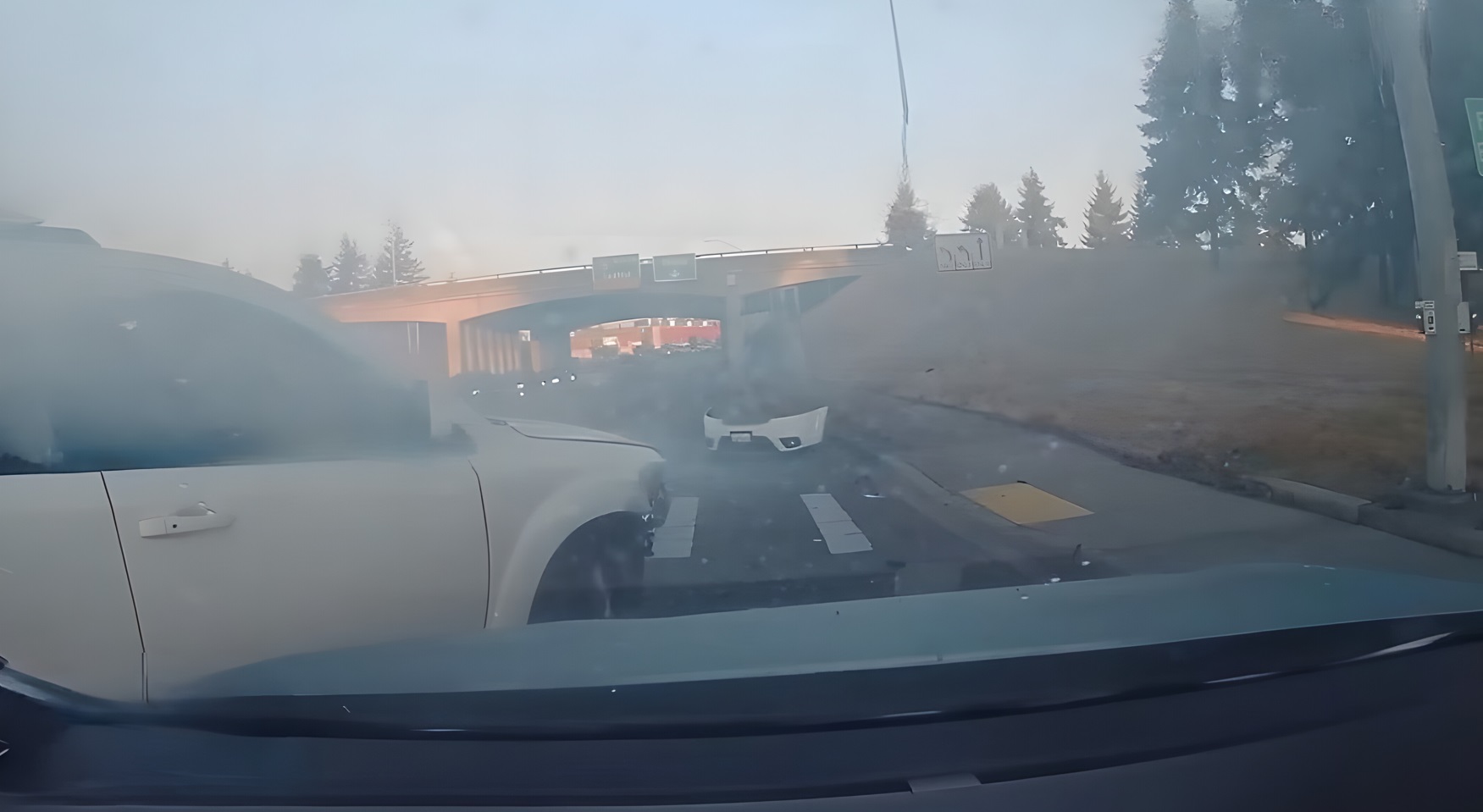 ТОП 13! Дураки на дорогах! Глупцы творят поступки, которые подвергают опасности водителей! смотреть онлайн