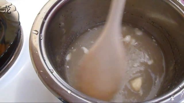 клубника в карамели на палочке