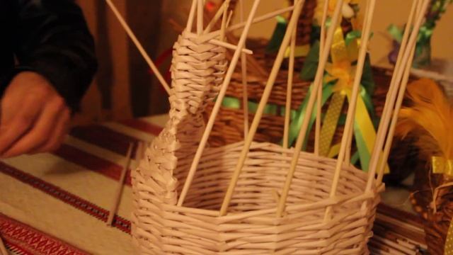 Майстер-клас з паперового лозоплетіння. Част 1 смотреть онлайн
