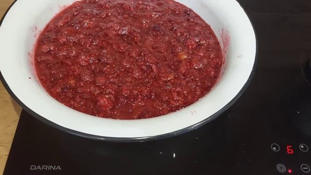 Очень вкусное, густое малиновое варенье!:-) смотреть онлайн