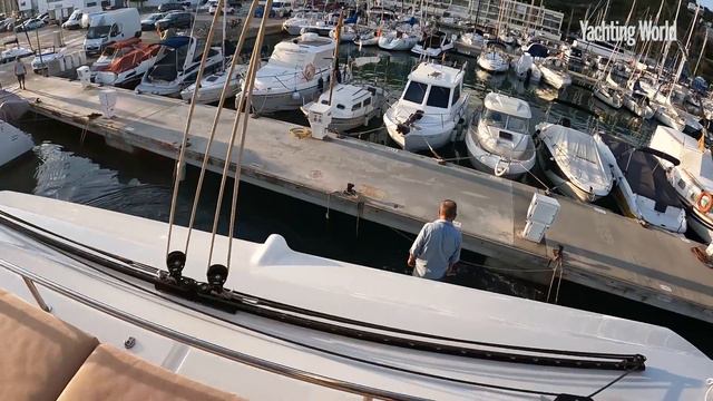 The Lagoon 55 Space Ship - a cruising cat that redefines volume смотреть онлайн