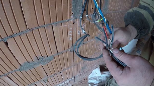 ПРОХОДНОЙ ВЫКЛЮЧАТЕЛЬ. СХЕМА ПОДКЛЮЧЕНИЯ. ОСОБЕННОСТИ УСТАНОВКИ. смотреть онлайн