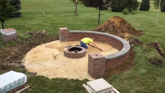 Circle Patio w/Seatwall & Columns - Time Lapse смотреть онлайн