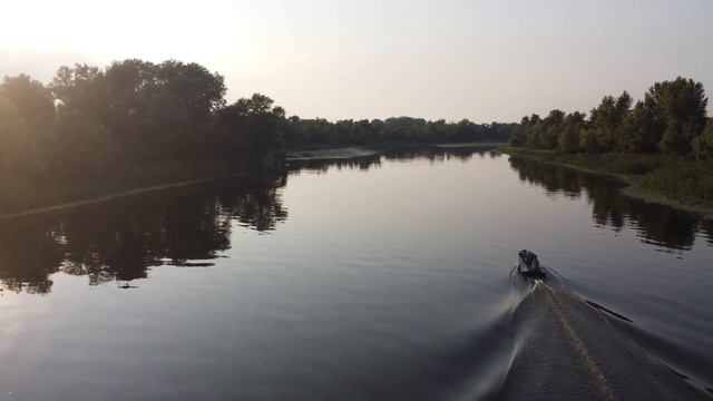 Гоняемся за лодками на дроне, широкий Днепр, Каменское смотреть онлайн