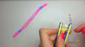 Именной браслет из резинок на карандашах Name Rainbow loom bands for kids DIY