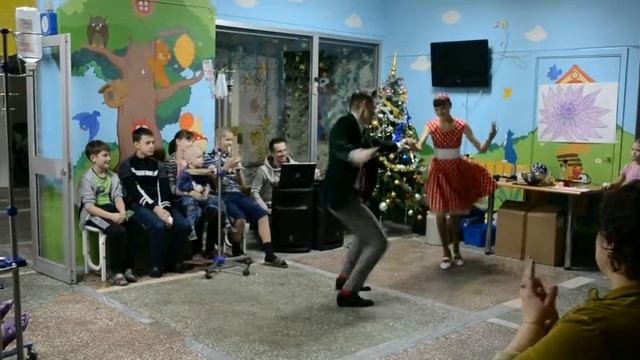 Леша и Наташа в онкоотделении детской областной клинической больницы смотреть онлайн