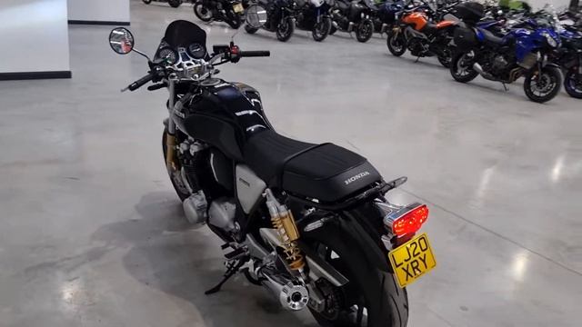 Honda CB1100 RS 2020 - Completely Motorbikes смотреть онлайн