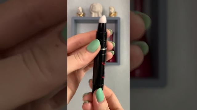 Эти помады разбирают в первые дни каталога?️? #oriflame #makeup #официальныйобозревательорифлэйм смотреть онлайн