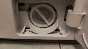 Течь дренажного фильтра стиральной машины beko