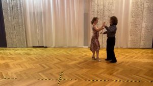Universitango.com - Pablo & Ludmila - Dance Tango At Home # 1 - Ganchos, Embellishments & Medialuna