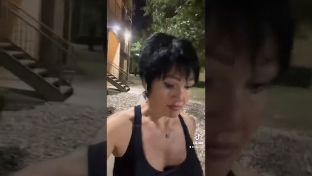 #364. Вопрос, помогут ли принятие гормонов моложе выглядеть… смотреть онлайн