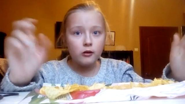 Две пачки чипсов за 10 минут.Аааааааа!!!!!!