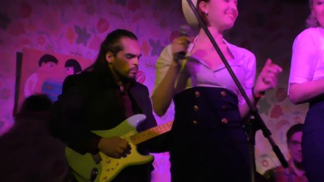 Marshmallows - Big Bad Handsom Man (Imelda May cover) @ Клуб "Дума" 21.11.2014 смотреть онлайн