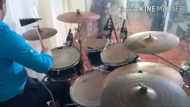 Popurrí (Jesus esta pasando por aqui - Aquel que camino sobre las aguas)- Bateria смотреть онлайн