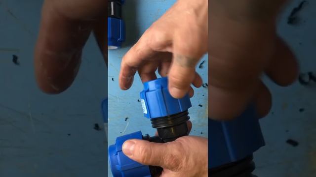 Сборка ПНД фитинга в колодце #полезныесоветы #сантехника #сделайсам #водопровод