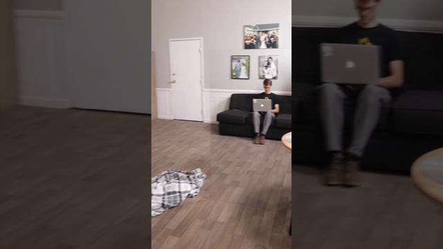 Невероятный трюк с одеялом! смотреть онлайн