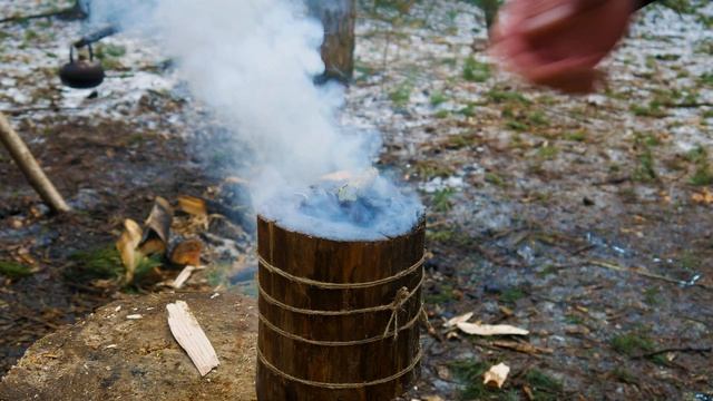Log CABINE  And BUSHKRAFT CAMP In The Spring Forest | Finnish Candle | Potatoes With сhampignons