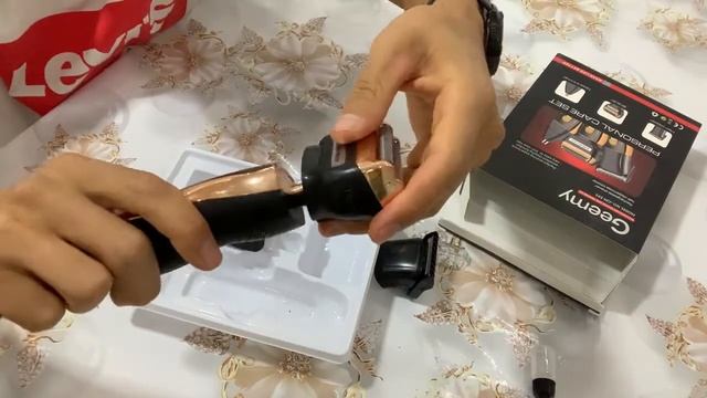 GEEMY GM-595 Машинка аккумуляторная для стрижки волос и бороды 3 В 1 триммер бритва GEMEI GM-595 смотреть онлайн