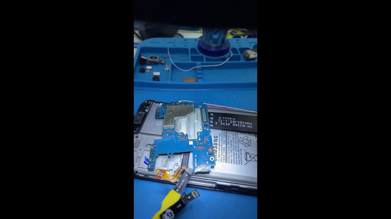 Samsung A23 надо достать сим лоток