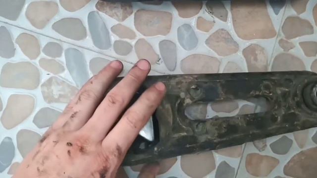 Soporte de torsión inferior en motor de Nissan Tiida 1.8 (Golpeteo en parte inferior del motor) смотреть онлайн