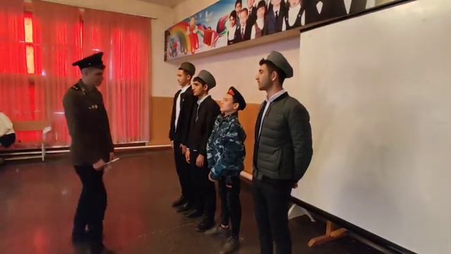 Сценка на 23 февраля " на первый второй рассчитась"Петровская средне образовательная школа10 м клас смотреть онлайн