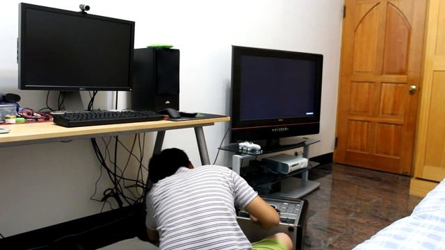 2013.10.29 PowerColor 撼訊 7770 , DVI + HDMI測試 смотреть онлайн