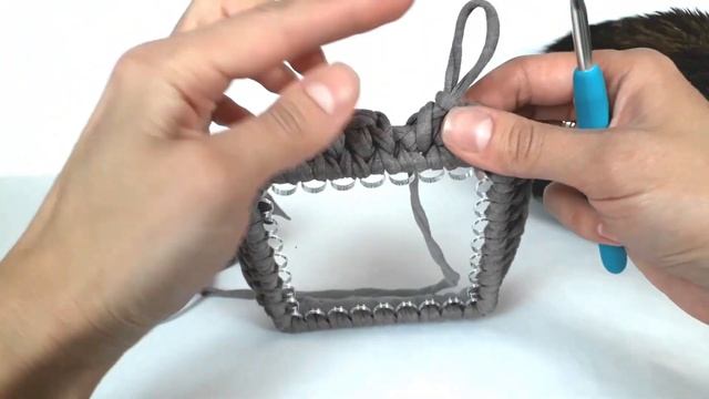 Бесшовное вязание сумочки, корзинки. Как закончить ряд в вязании трикотажной пряжей (Способ 2) смотреть онлайн