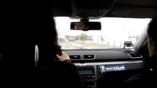 "It's a good brake ... for a woman" - Michelin Primacy 3 смотреть онлайн