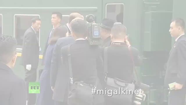 Ким Чен Ын и его бегающие охранники в России смотреть онлайн