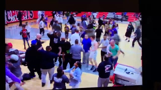 Fight breaks out after Skyline-Cesar Chavez basketball game смотреть онлайн