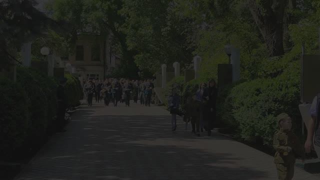Возложение цветов к мемориалу 9 мая 2023 смотреть онлайн