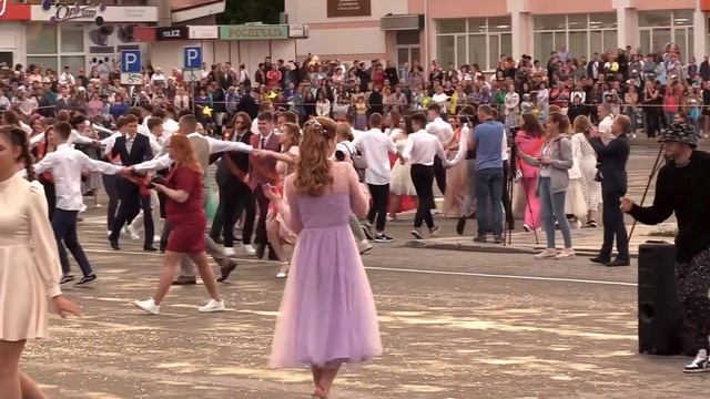 Лёша Карандаш, ансамбль Школьные истории и Кирилл Бусов - Зурбаган смотреть онлайн