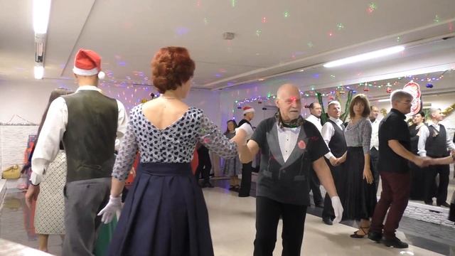 "В последний час Декабря" - Полонез смотреть онлайн