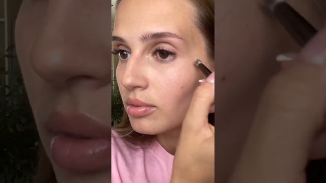 Как замазать СИНЯКИ под глазами смотреть онлайн