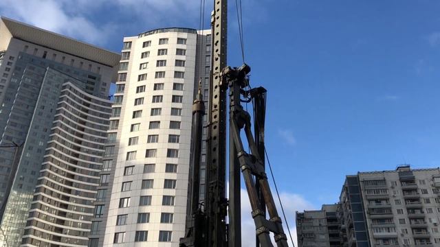 Работа компенсационных автобусов «КМ» на участке Сокольнической линии метро Сокольники (1080p) смотреть онлайн