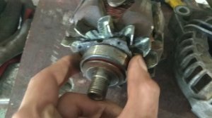 Як зняти генератор, та ремонт генератора Opel Corsa D 1.2 бензин...