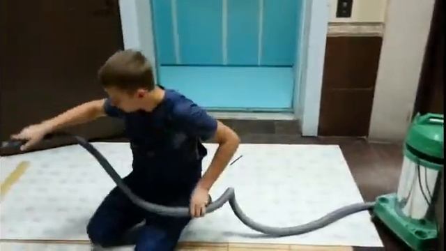 Замена линолиума в лифте. смотреть онлайн