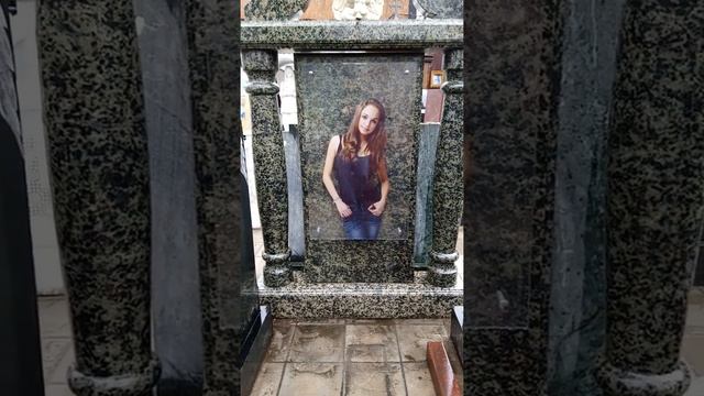 Памятник на могилу с цветным портретом на стекле варианты смотреть онлайн