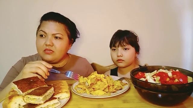 Мукбанг Жареная картошка ?/Пирог/Салат ?