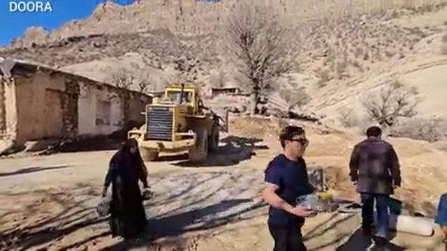 Mahmoud and Lodar on the Way to Build a Village House. смотреть онлайн