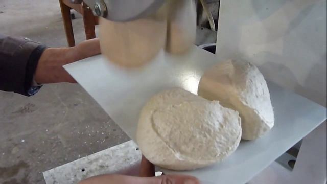 Работа делительной головки со сдвоенным окном выгрузки (тестоделитель Кузбасс и Ш33) смотреть онлайн