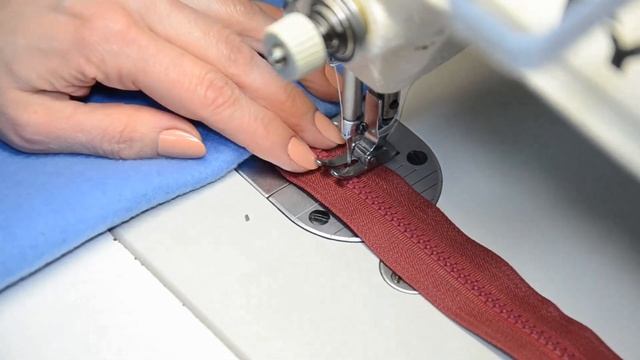 ЗАСТЕЖКА НА МОЛНИЮ С ВОРОТНИКОМ СТОЙКОЙ обработка обтачкой смотреть онлайн