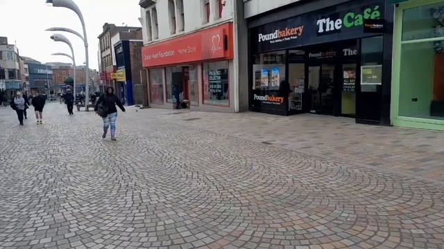 WALK ABOUT TOWN: A Rather Windy Afternoon in Blackpool смотреть онлайн