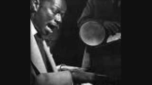 Nat "King" Cole and Oscar Moore play Edward MacDowell's "To a Wild Rose" (Op51) смотреть онлайн