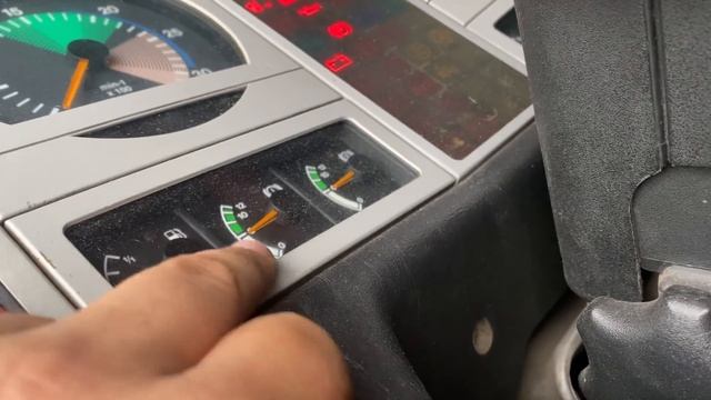 Сново пробило прокладку!! Выбрасывает антифриз на улице !! Ремонт Компрессора!! смотреть онлайн