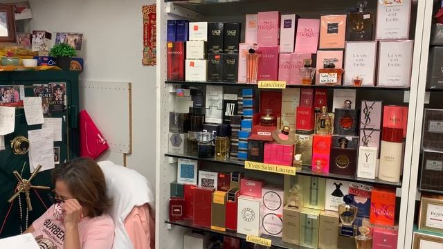 Vintage Perfume Shop in Chinatown. смотреть онлайн