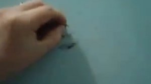 как забить чопик,если дырка в стене больше диаметром