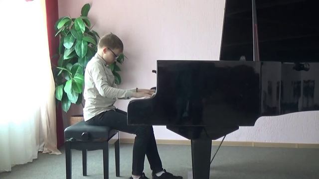 Зеленяк Глеб, 2 кл. ф-но. И.Пахельбель - Сарабанда (fis); А.Гедике - Маленькое рондо (G). смотреть онлайн