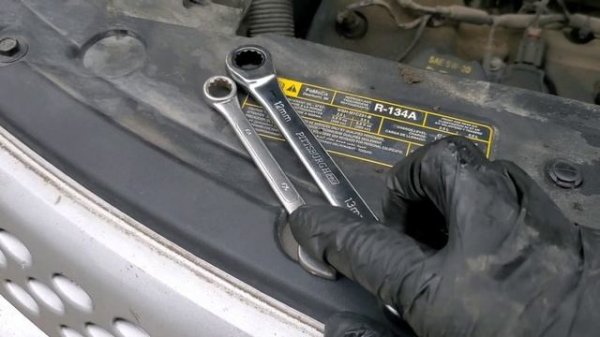 2012 Ford Explorer 3.5L Starter Replacement! Easy Money!